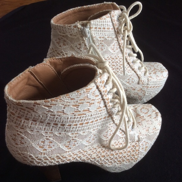 Qupid Lace Platform Heels, Sz 7.5 - Picture 13 of 14